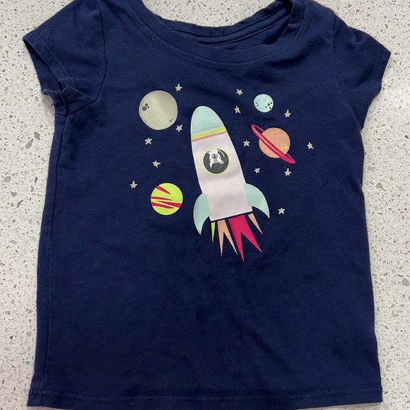 8 toddler tees - Picture 3 of 9